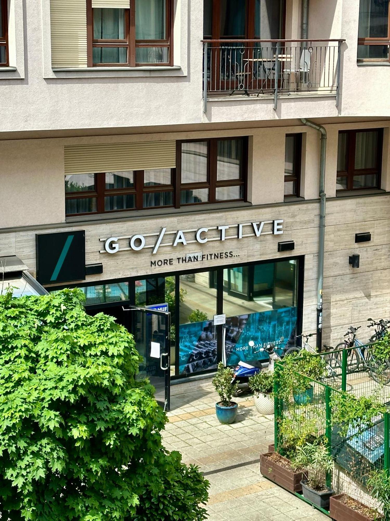 Gozsdu Court Balcony Apartment — Photos 3